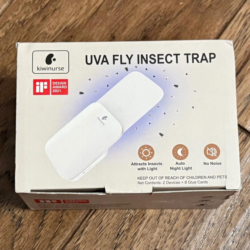 Kiwinurse UVA Fly Insect Trap 2 Devices 8 Glue Cards White New UV Night Light